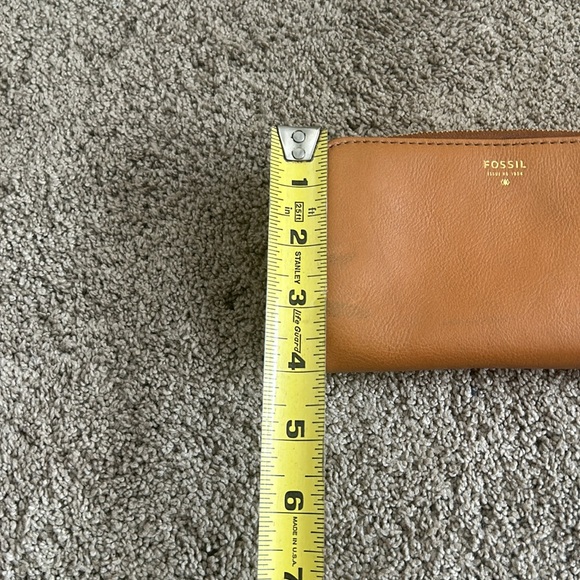 Cute Tan Fossil wristlet/wallet. - Picture 7 of 10